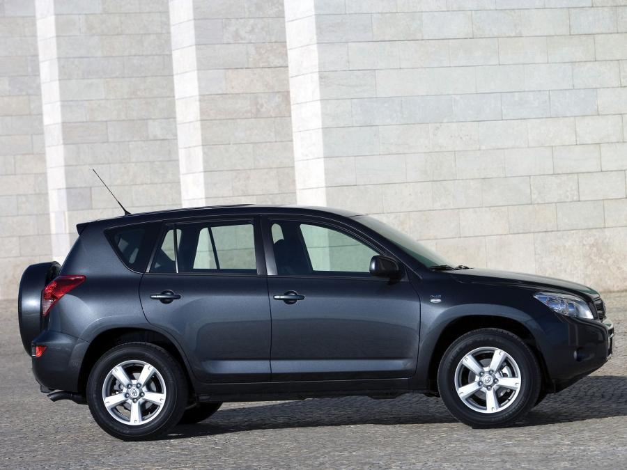  Toyota RAV4 2006 года  (фото 12 из 28)